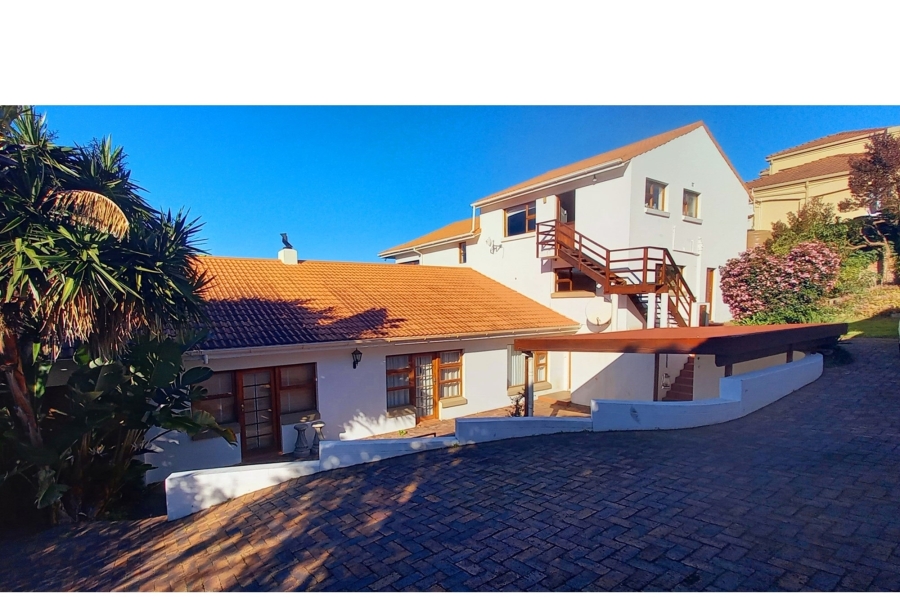 6 Bedroom Property for Sale in Brenton On Sea Western Cape